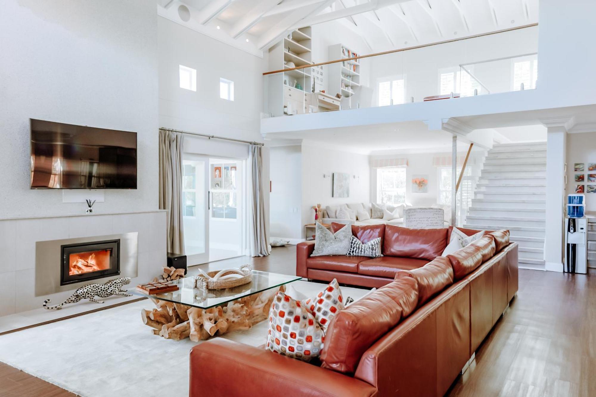 Luxe Family Home With Solar Power In Secure Hout Bay Estate Kaapstad Buitenkant foto